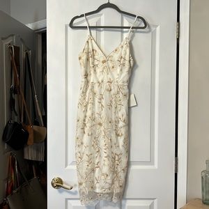 NWT Lulu’s white floral dress✨